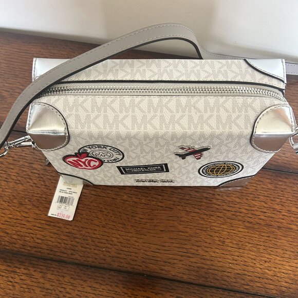 Michael Kors Trunk Crossbody NWT - Picture 2 of 7